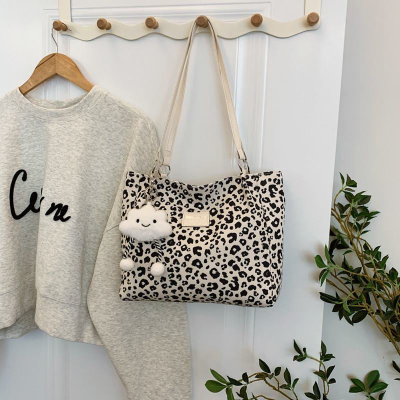 Colgante de cinta blanca de arroz