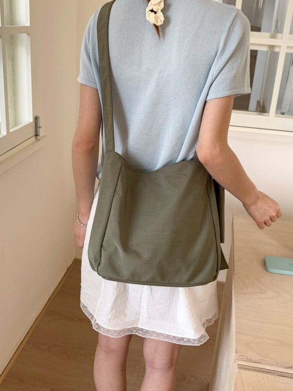 Bolsos para mujer 2025 nuevo bolso de color sólido de moda de moda Bolso de mensajero de un solo hombro de viaje casual de alta capacidad