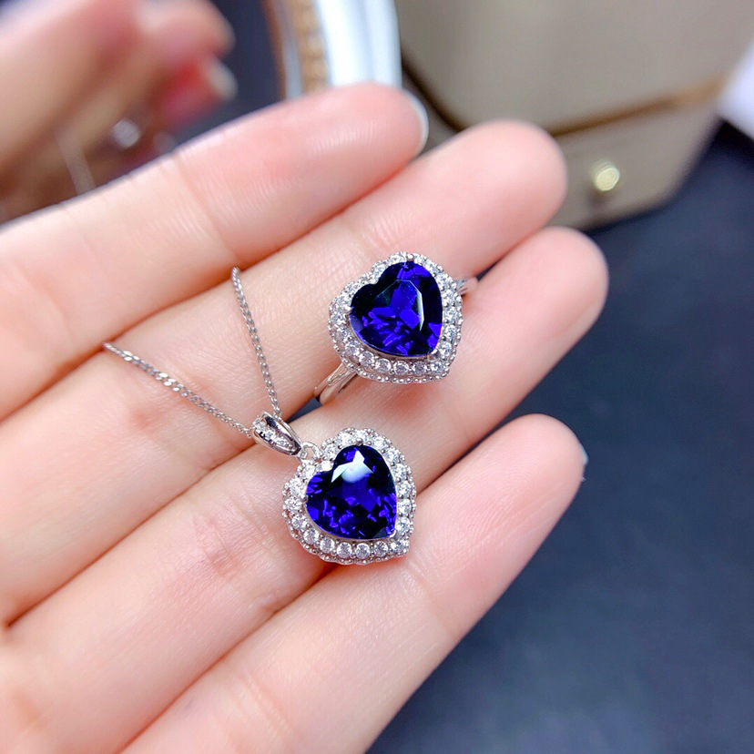 Sapphire one size ring heart shaped
