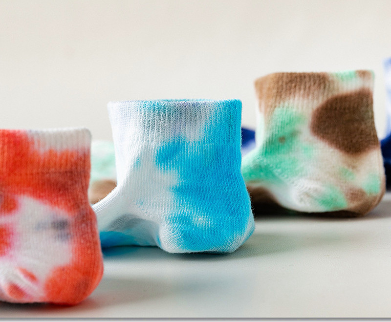 Unisex Casual Multicolor Cotton Socks display picture 4