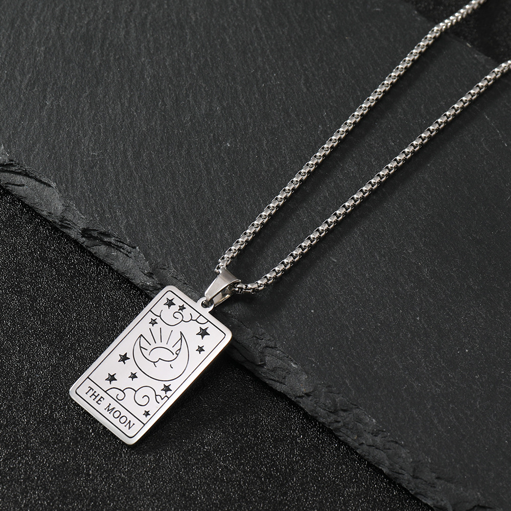 Suministro transfronterizo de acero inoxidable joyería nicho diseño sentido tarot colgante collar de acero de titanio suéter cadena fábrica al por mayor