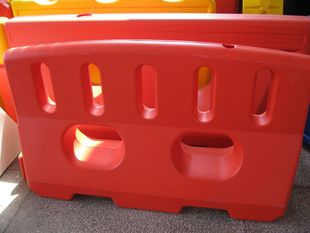 Traffic Water Horse 110*60cm Blow Molding Small Fence Water Horse Anti-collision Plastic Roadblock Small Size Blow Molding Water Horse