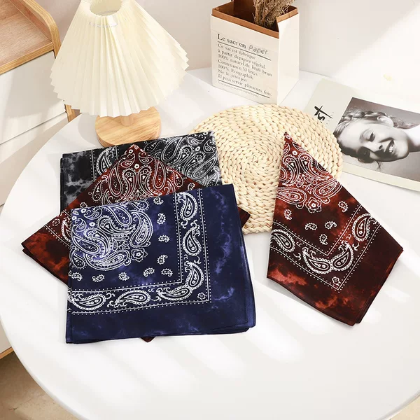 Deng Ziqi with cotton large cashew square tie-dyed turban outdoor sports hip-hop square can be customized