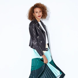 女式毛呢外套;女式皮衣;皮草