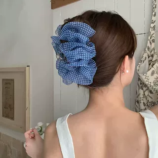 蓝格子泡泡纱抓夹发圈显发量大号鲨鱼夹网纱云朵褶皱发爪大肠圈女