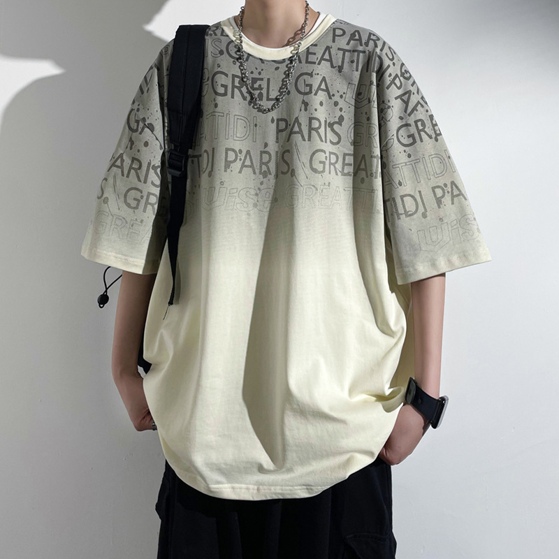 Hombre camiseta de manga corta Hong Kong vientos de tendencia camiseta de verano de cuello redondo camiseta de base casual suelta de cinco mangas para hombres