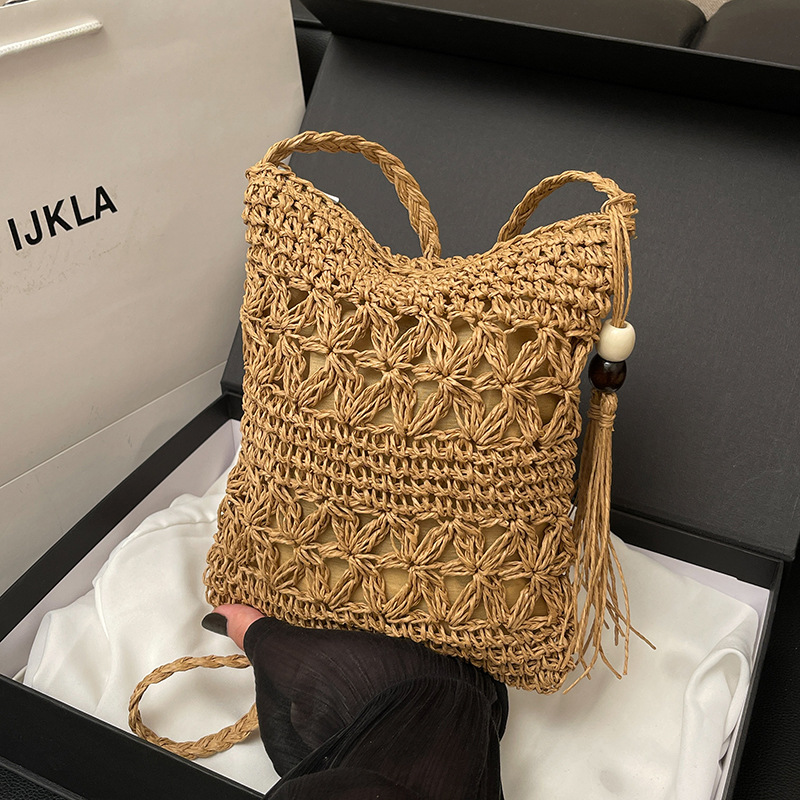 Fashionable beach shoulder bag