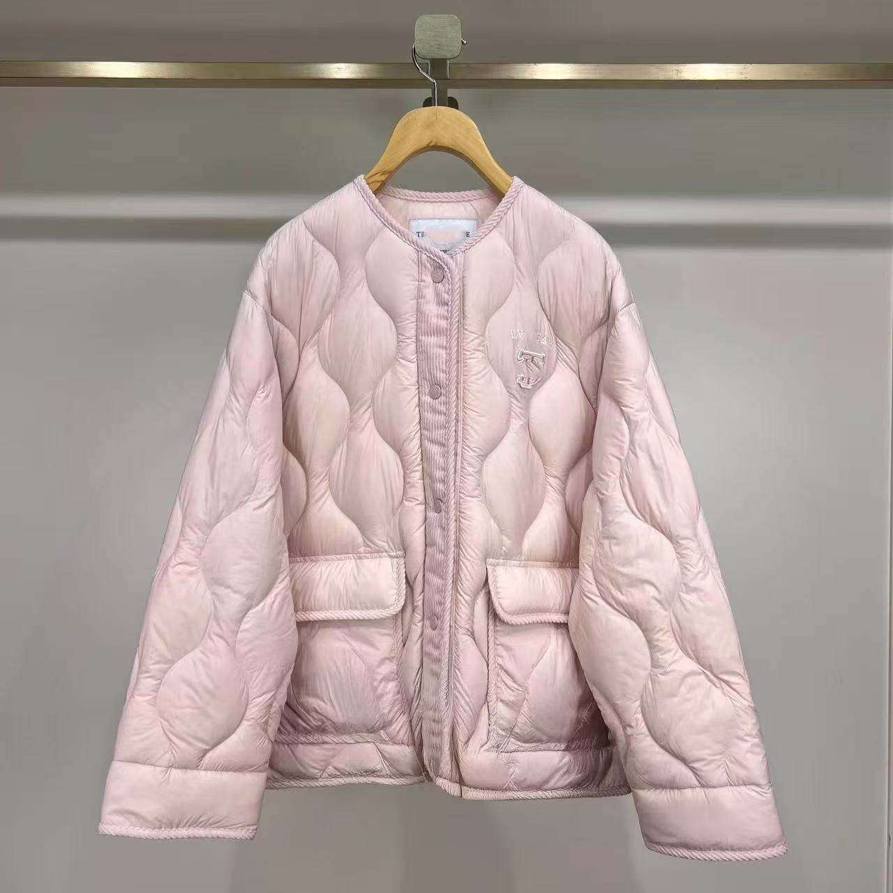 女装户外休闲外套女2025秋冬新款简约气质潮流舒适轻薄短款羽绒服