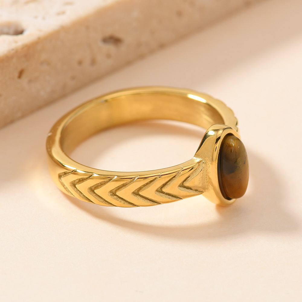 Diseño transfronterizo, fundición ovalada, piedra natural, anillo de acero de titanio, hermosa moda, joyería de acero inoxidable chapada en oro de 18k image 3
