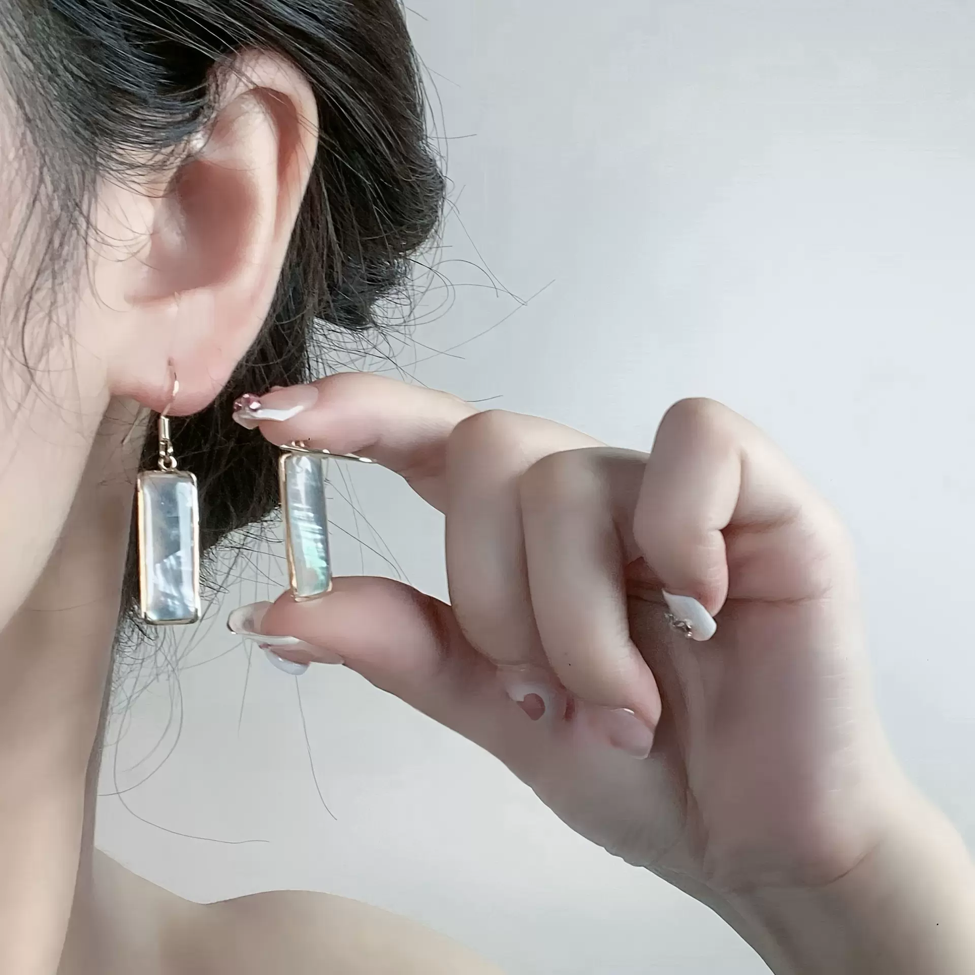 跨境热卖海底流光14k镀金天然贝母珍珠鲍鱼简约几何水滴珍珠耳环