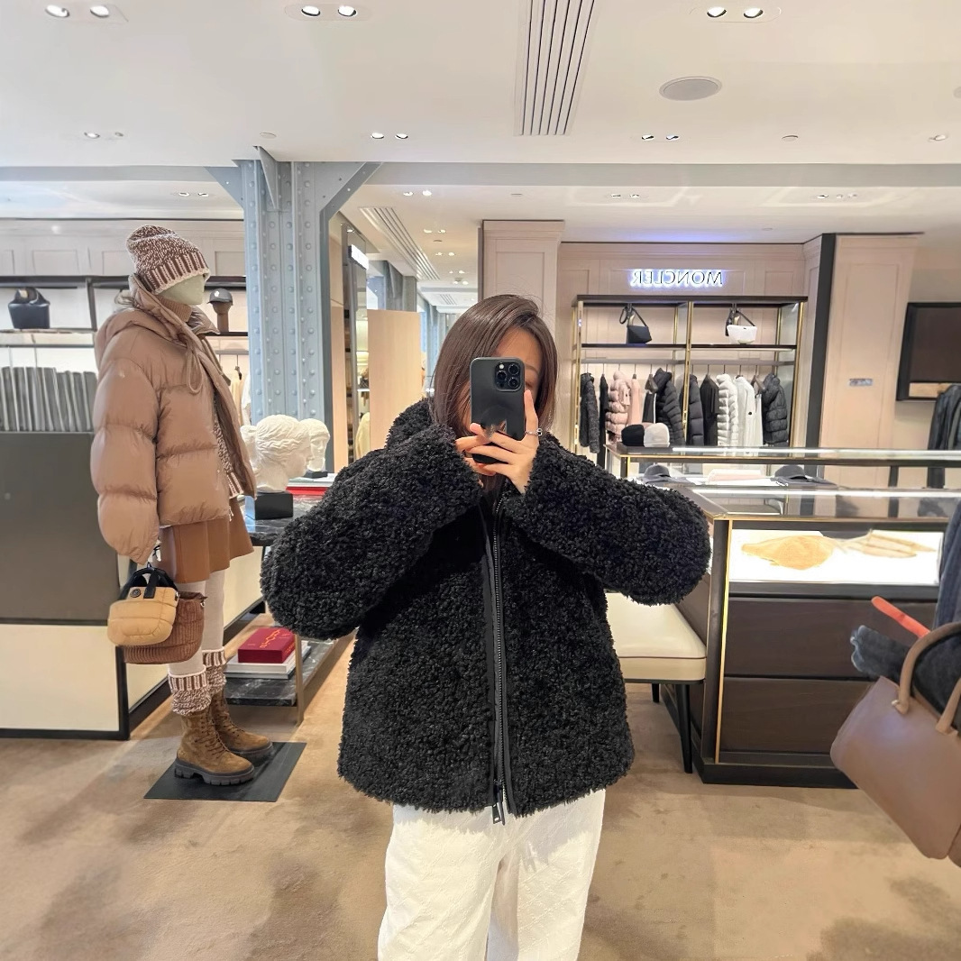 Winter black velvet down jacket for leisure with zipper