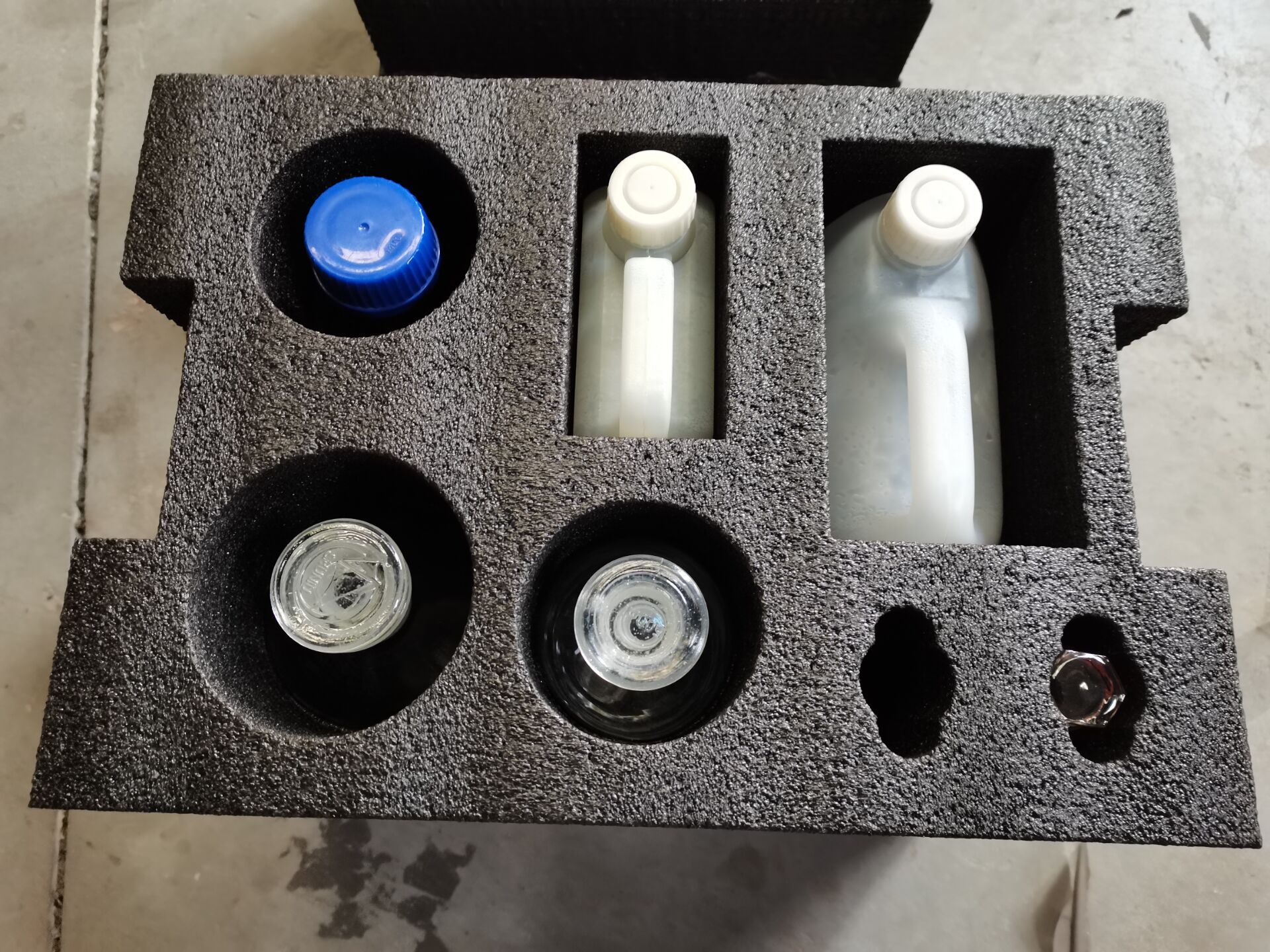 厂家供应黑色白色珍珠棉缓冲快递包装泡沫/成型雕刻缓冲包装