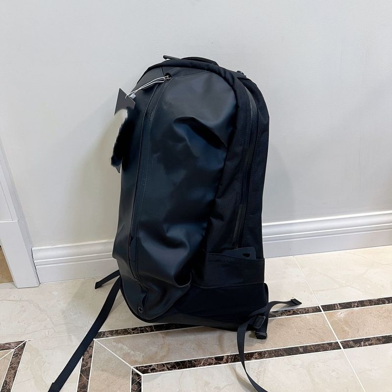 26L 防水バックパック オートバイ カジュアル ヘルメット アウトドア バックパック 旅行 大容量 スクールバッグ トラベルバッグ ブラックゴールド|undefined