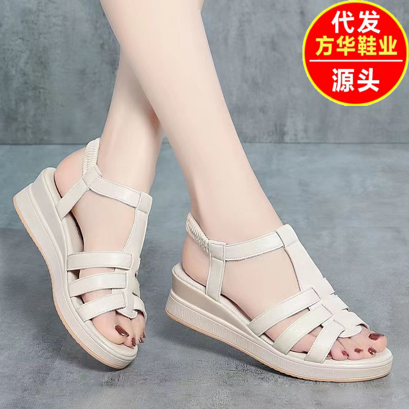 2026 verano nuevo cuero suave anti-derrapante sandalias romanas retro moda elástica zapatos de madre de talón de pendiente