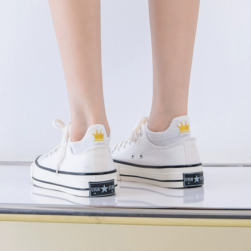 White summer thin socks, heel sticker low-cut, with embroidery
