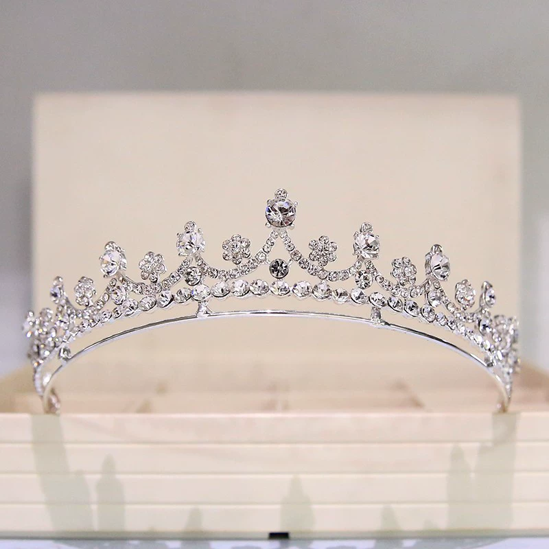 Small Tiara (Korean) for Bride, Cute Princess Hair Accessory, Wedding Mini Crown, Silver/Golden