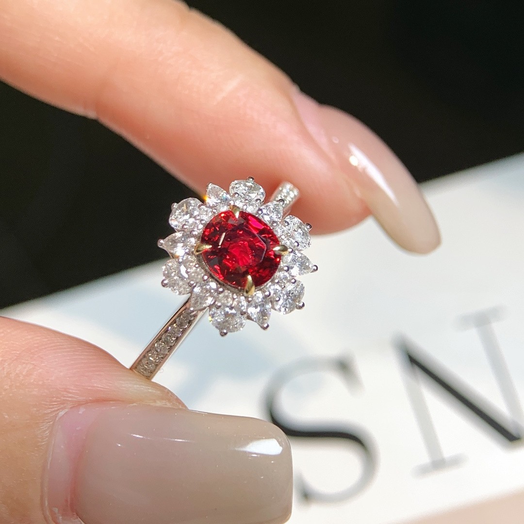 Organic ruby ring with stone