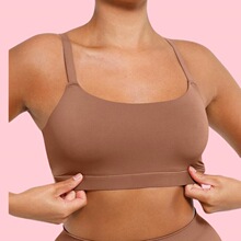V 26606 Skim Kardashian Seams Bra ������������ ����