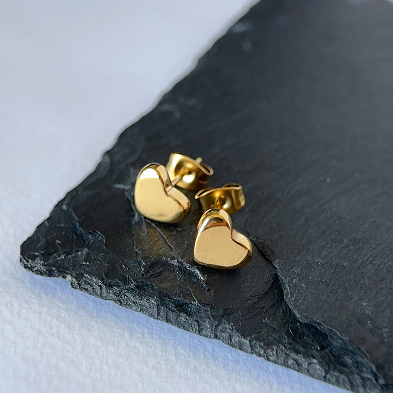 4g Weight Stainless Steel Ear Needle Material 18K Gold Plated Plating Material Ear Studs Classification 1 Pair Quantity Daily, Street Occasion Titanium Steel Material Heart Shape Pattern Women's Gender Simple Style Style 1 Pair Simple Style Heart Shape Titanium Steel 18K Gold Plated Ear Studs 10