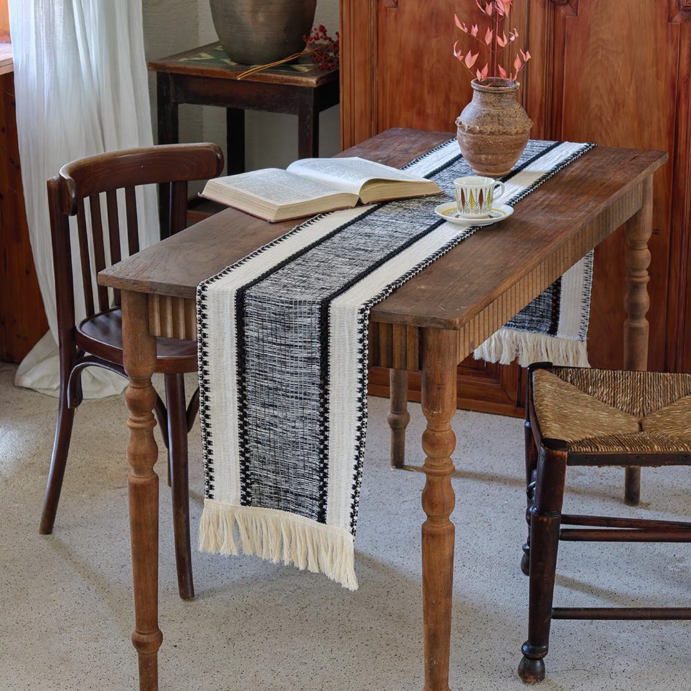 Bandera de mesa bohemia tela de algodón tejida de ganchillo hueco fresa toallas de mesa mesa de té mesa de comedor