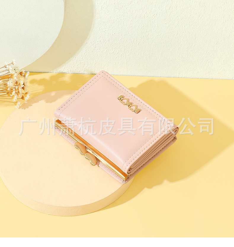 Y8535---790_01.jpg