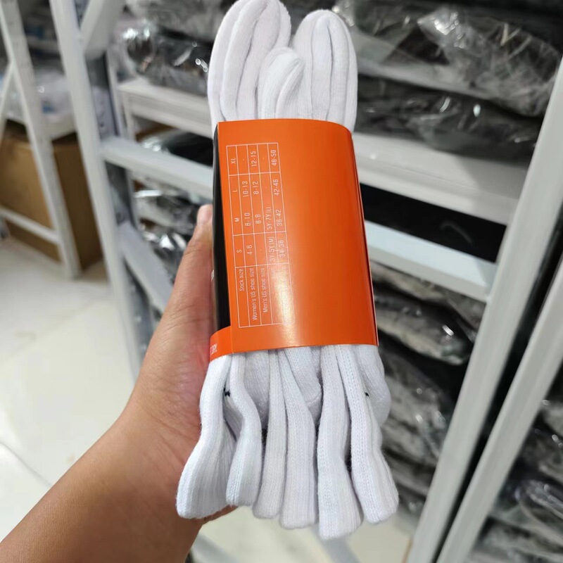 Suwan Bierst socks black and white mid-tube high-tube towel bottom running sports socks solid color basketball training socks Suwan Bierst socks black and white mid-tube high-tube towel bottom running sports socks solid color basketball training socks