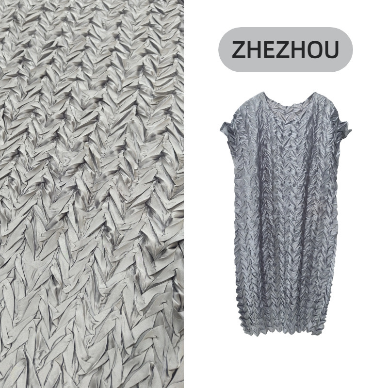 Miyake-Style Glossy Straight Dress, Loose Fit, Comfortable Plus-Size Dress, Simple and High-End Design, Pleated Dress Miyake-Style Glossy Straight Dress, Loose Fit, Comfortable Plus-Size Dress, Simple and High-End Design, Pleated Dress