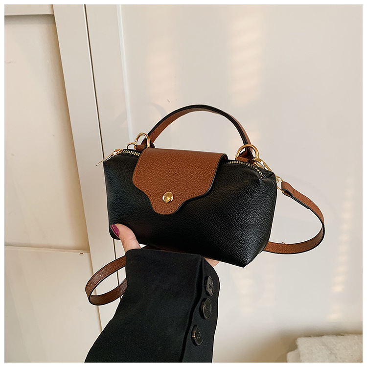 Nueva moda de ocio y moda 2025 simple Pu mujeres de color sólido bolso cuadrado de mano bajo la axila