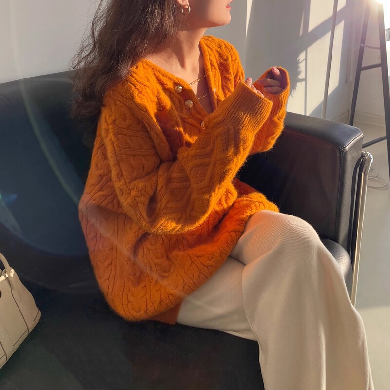 Orange V-neck Twist Sweater Women's Autumn and Winter 2024 New Elegant Gentle Pullover Knitted Top Loose Outer Wear