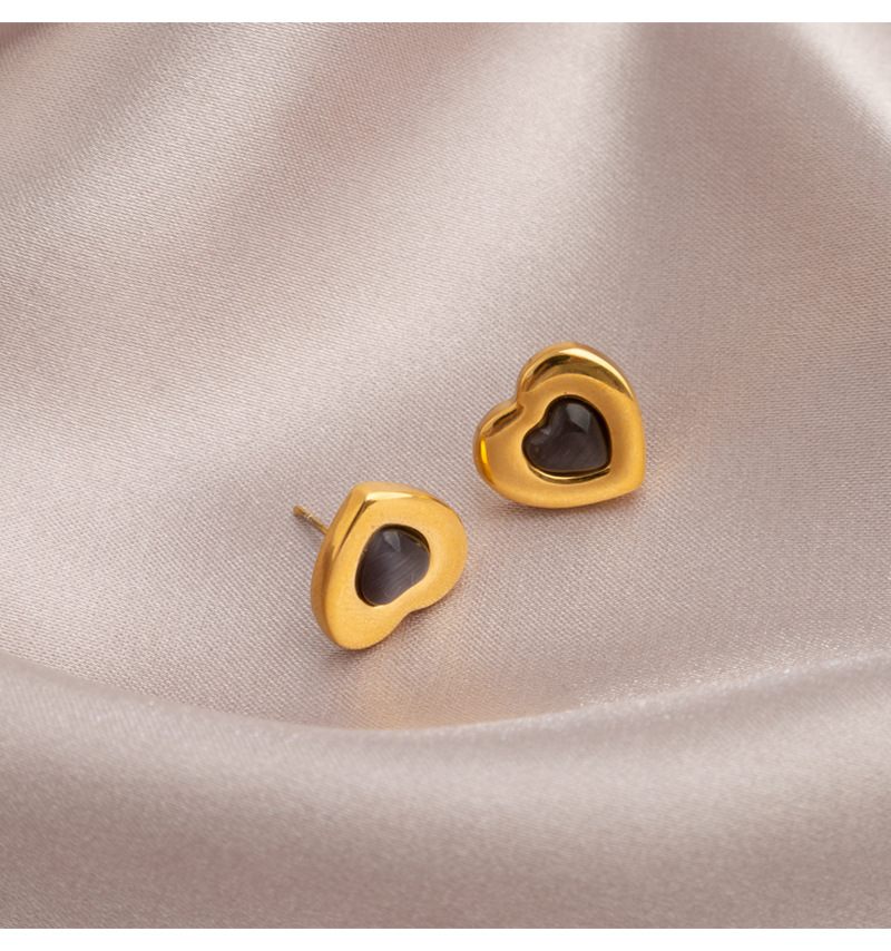 Simple Style Heart Shape Titanium Steel Plating Earrings 1 Pair