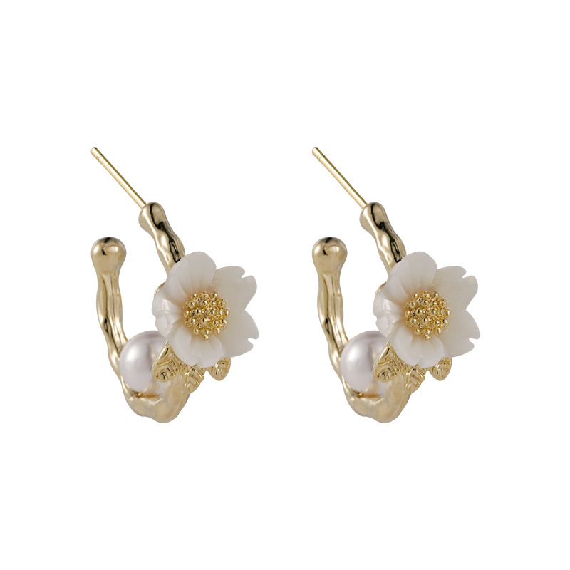 Korean Sweet Shell Flower Pearl Earrings display picture 7