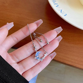 耳环;项链;手链