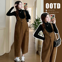 实拍2024秋冬孕妇减龄灯芯绒背带裤+半高领打底两件套孕妇装