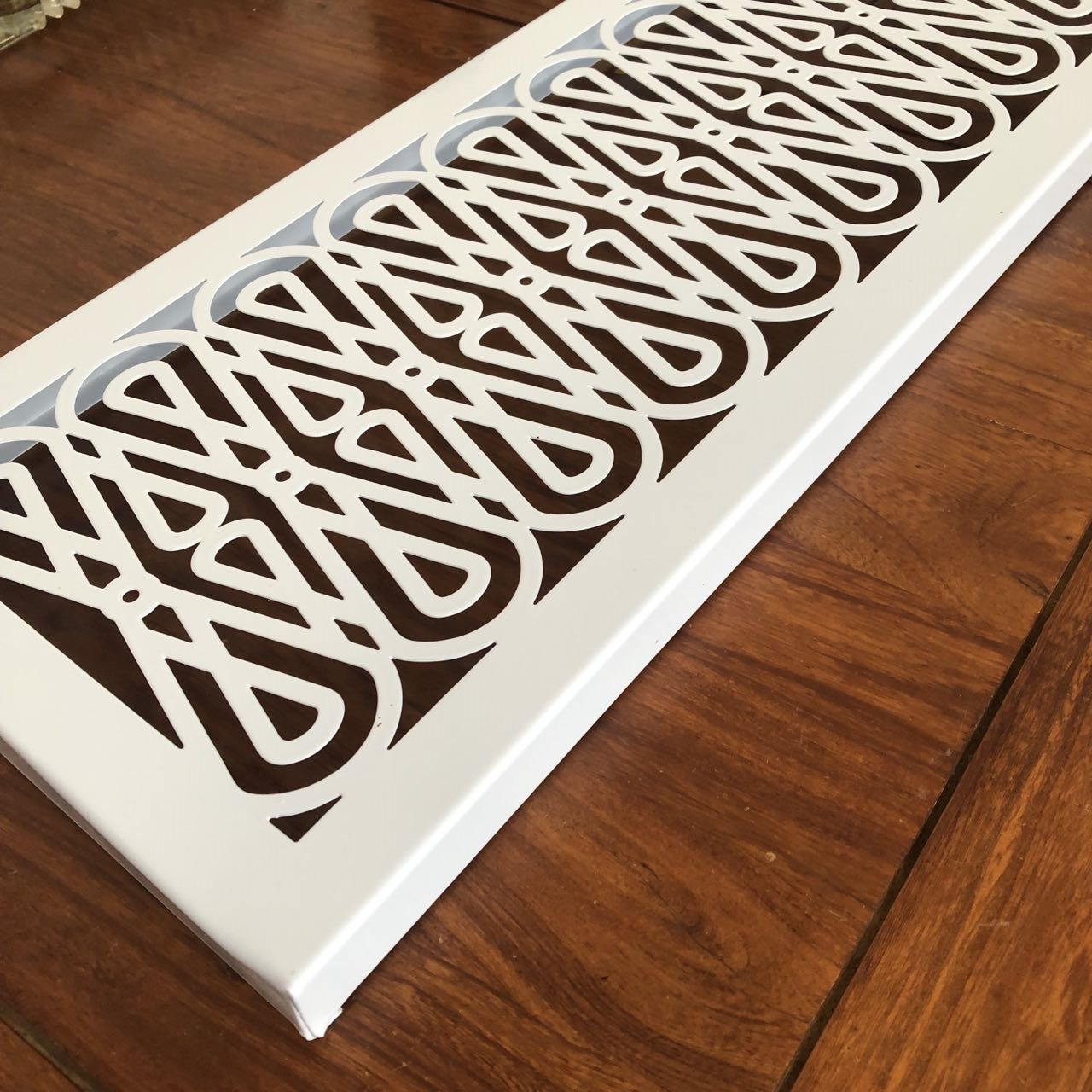 万诺 厂家直销勾搭式白色冲孔网板 粉末喷涂装饰镀锌板穿孔孔板