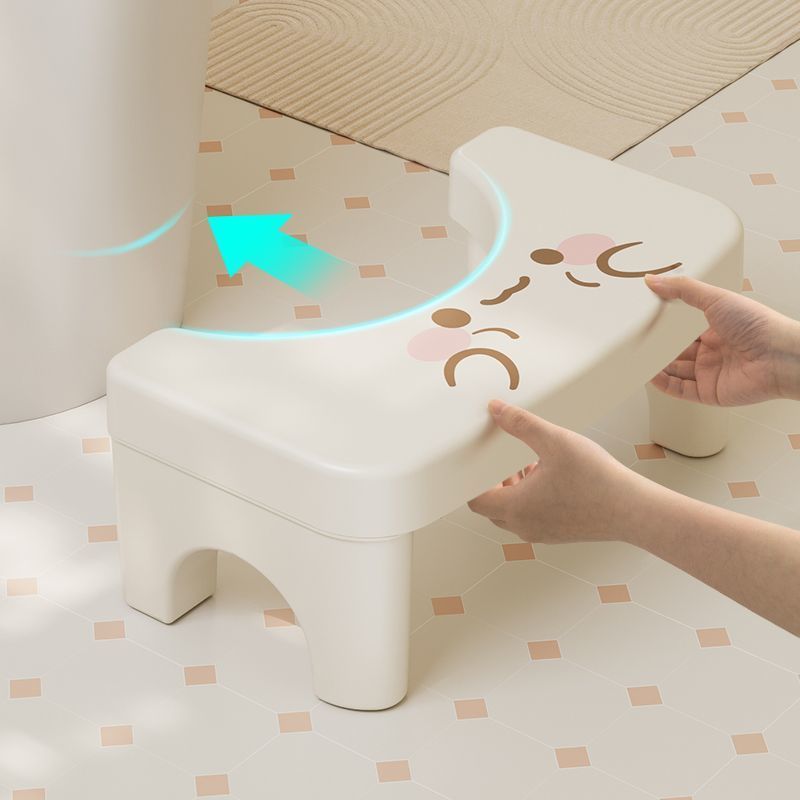 家庭用トイレの腰掛けの足の腰掛けの特別な厚いプラスチックの子供は穴にしゃがみます。|undefined