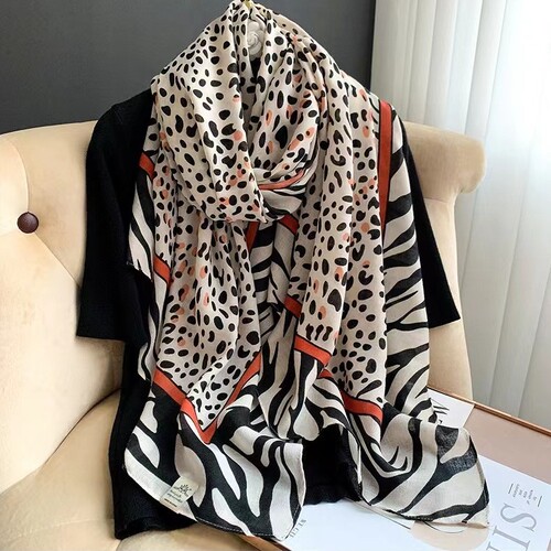 European and American-style fashionable and elegant cotton-linen scarf, air-conditioning shawl, warm neck wrap, hot-selling travel and beach towel.