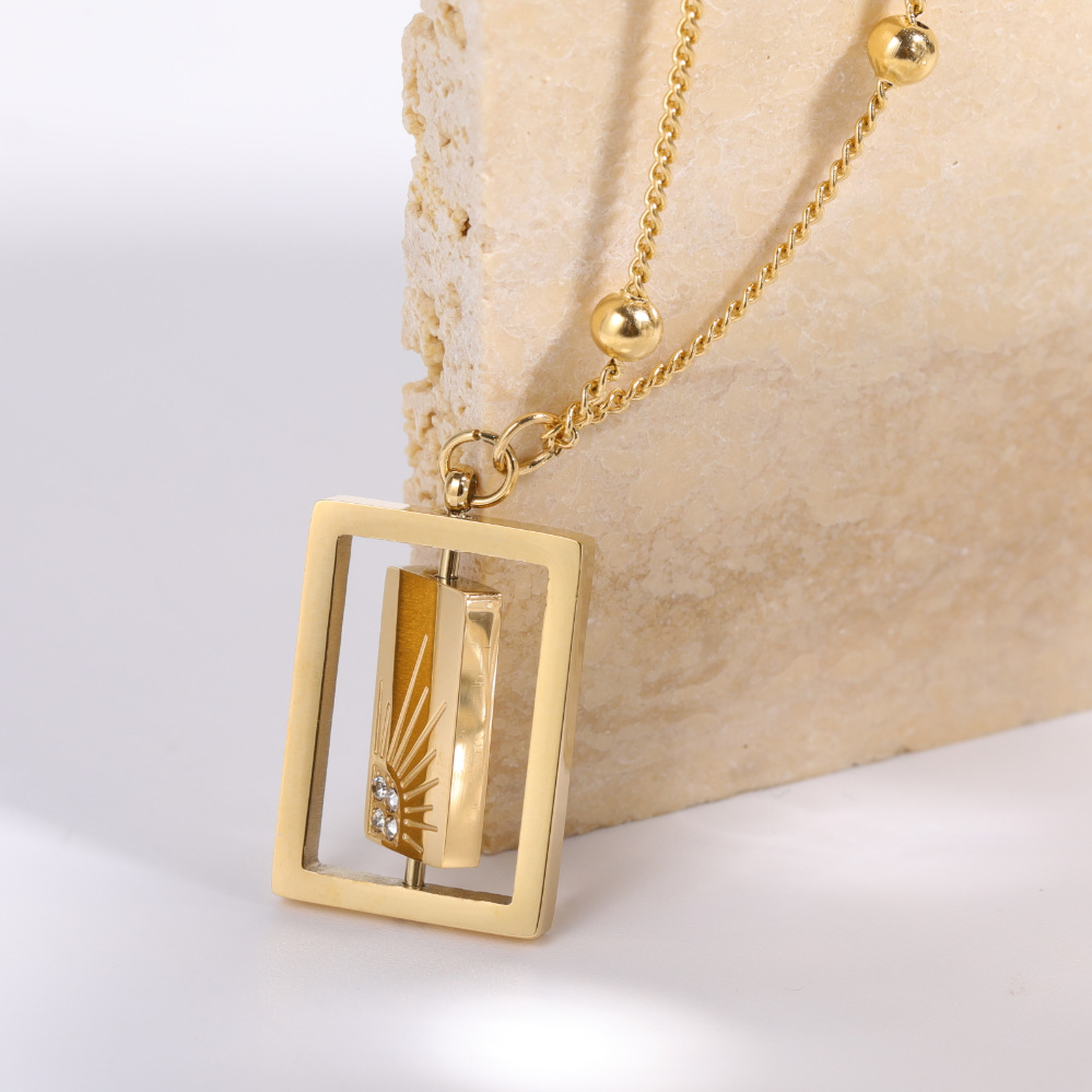 French Entry Lux Romantic Vintage Moon Sun Square Plate Pendant Necklace Embedded Zirconium XINGX Sw
