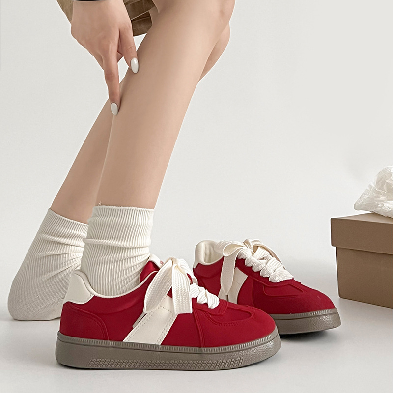Zapatos rojos de entrenamiento alemán para mujer 2025 nuevo clásico nicho retro primavera y verano ocio deportes punta redonda plataforma transpirable zapatillas