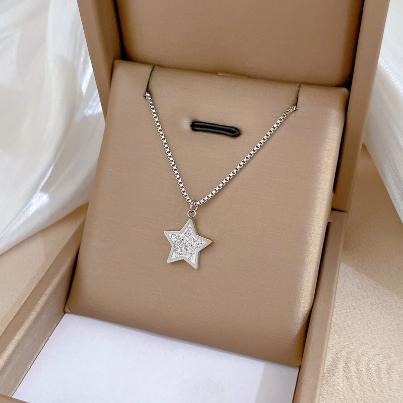 Moda Estrella Acero Titanio Embutido Diamantes De Imitación Collar Colgante 1 Pieza display picture 4