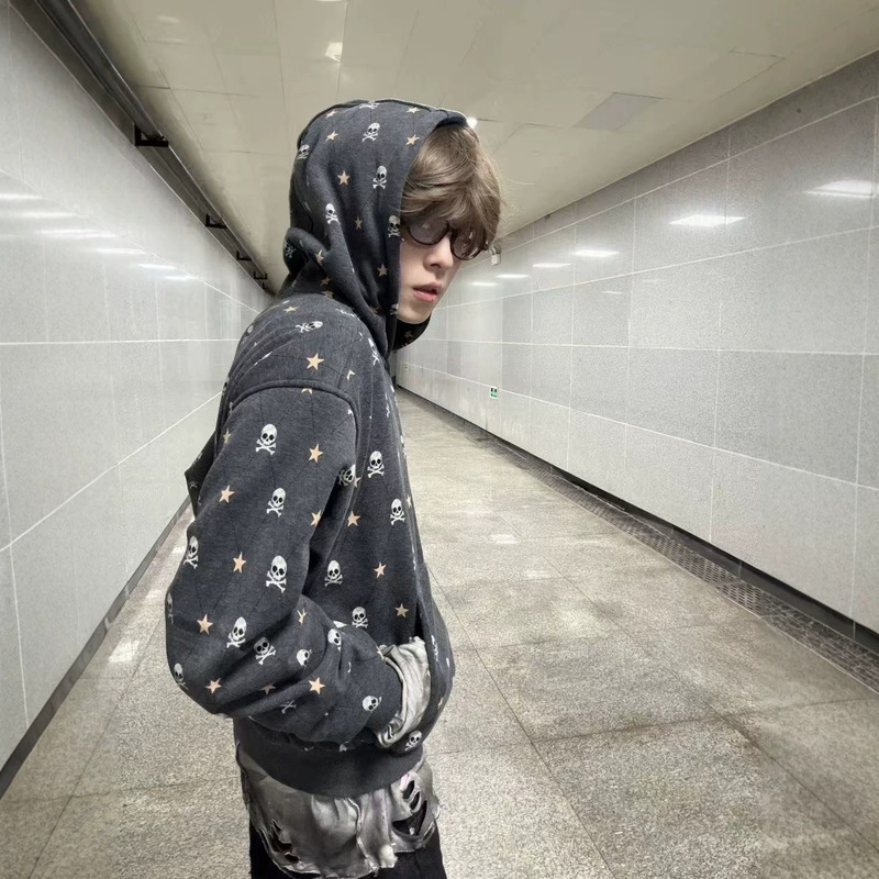 Star little devil quilted print hooded sweatshirt, cleanfit short and wide retro light casual unisex jacket Star little devil quilted print hooded sweatshirt, cleanfit short and wide retro light casual unisex jacket