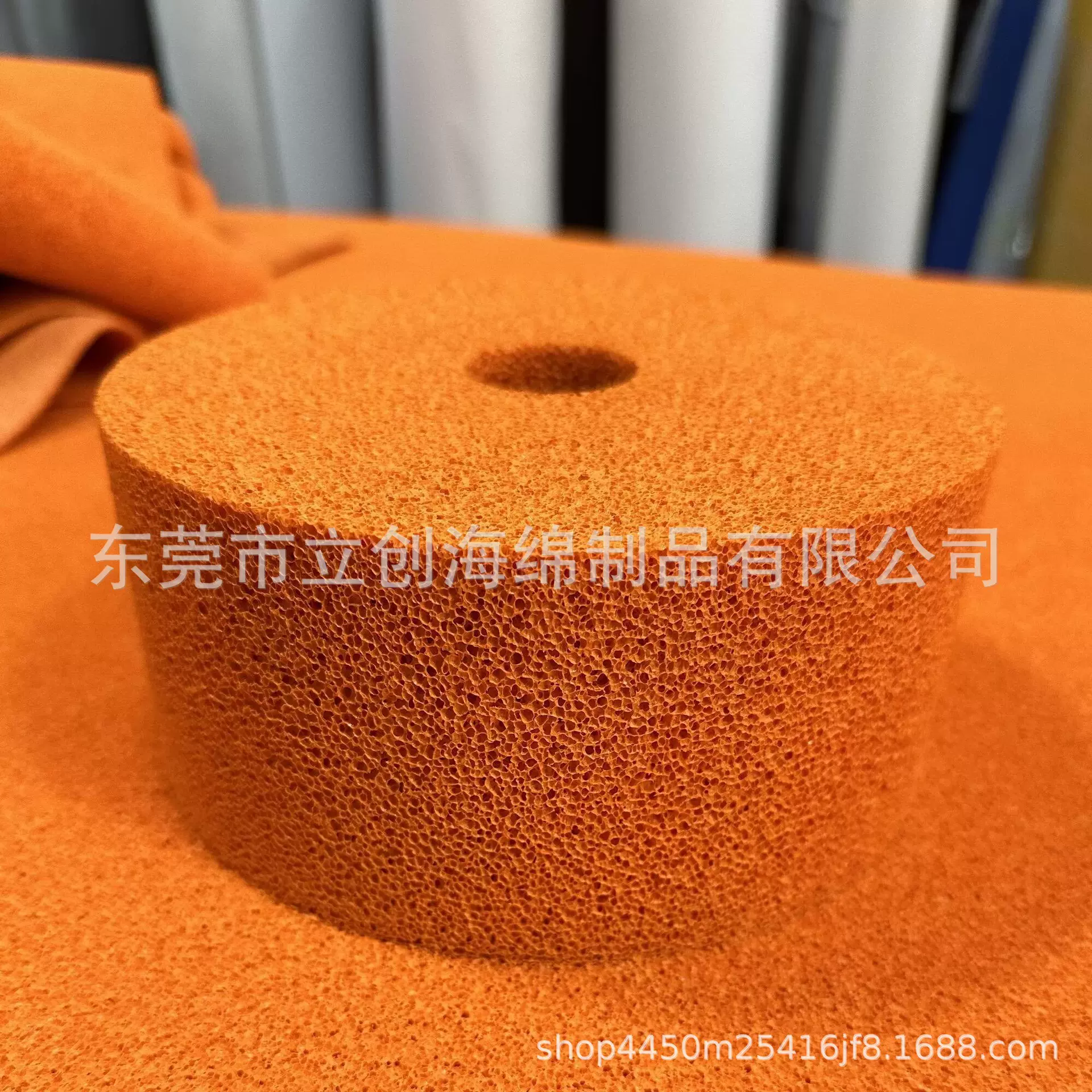橙色圆柱橡胶海绵开孔高回弹NR橡胶泡棉开孔高弹橡胶海绵厂家直供