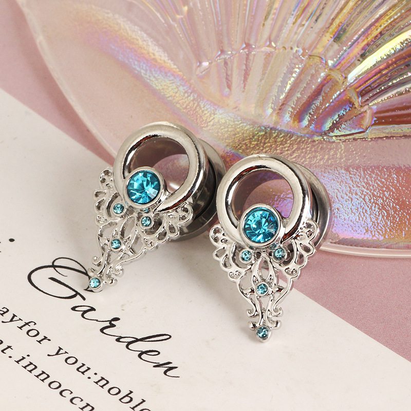 Pointed titanium steel lip stud product view