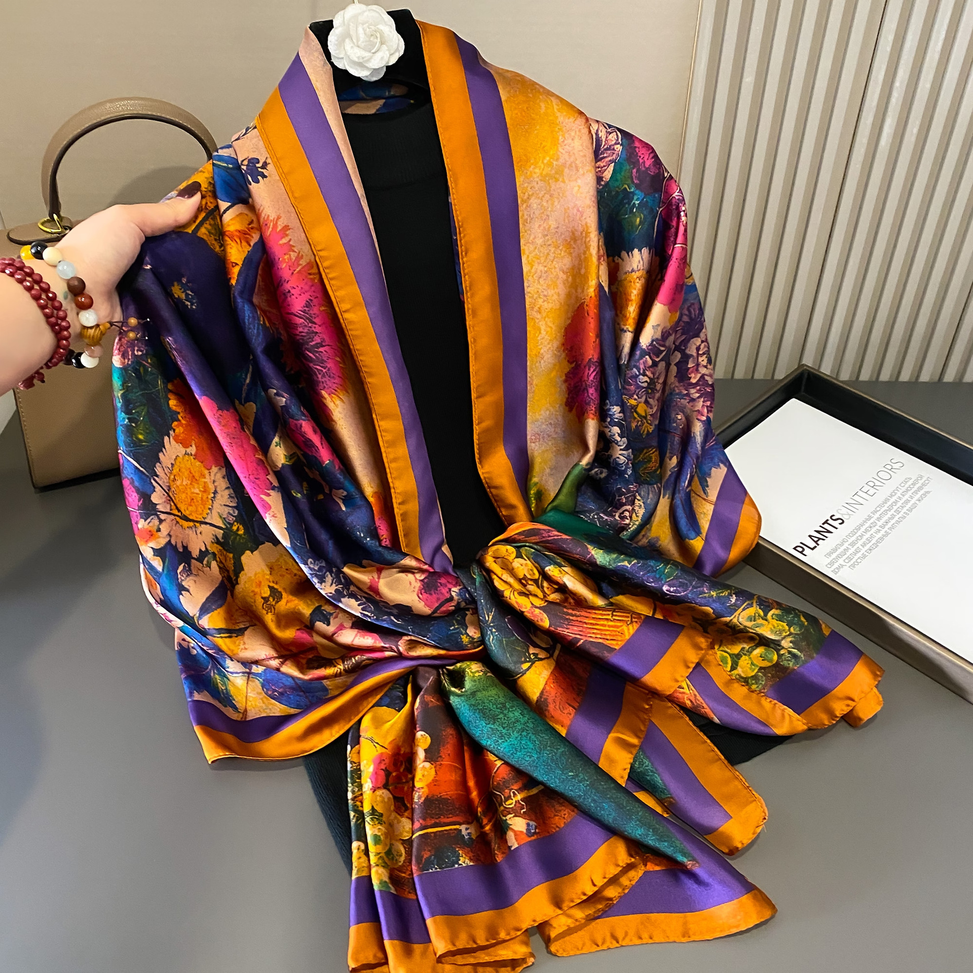 Verano famoso bufanda de seda de mora de alta gama chal alargado impreso de las mujeres desgaste exterior bufanda de seda artificial Toalla de playa protección solar