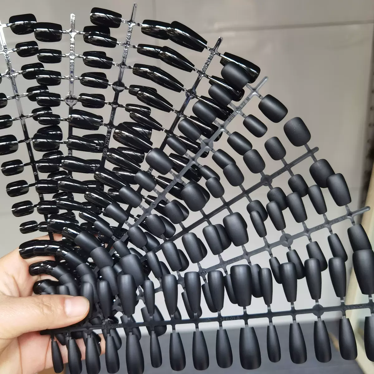 黑色甲片穿戴甲专用无痕贴片纯色预制甲底甲分码甲片工厂批发源头