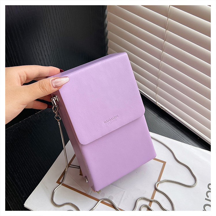 2024 neues Nischendesign für Damenhandtaschen, Zigarettenschachtel-Crossbody-Mini-Mund-rote Handytaschen, Kettentaschen_voghion.com