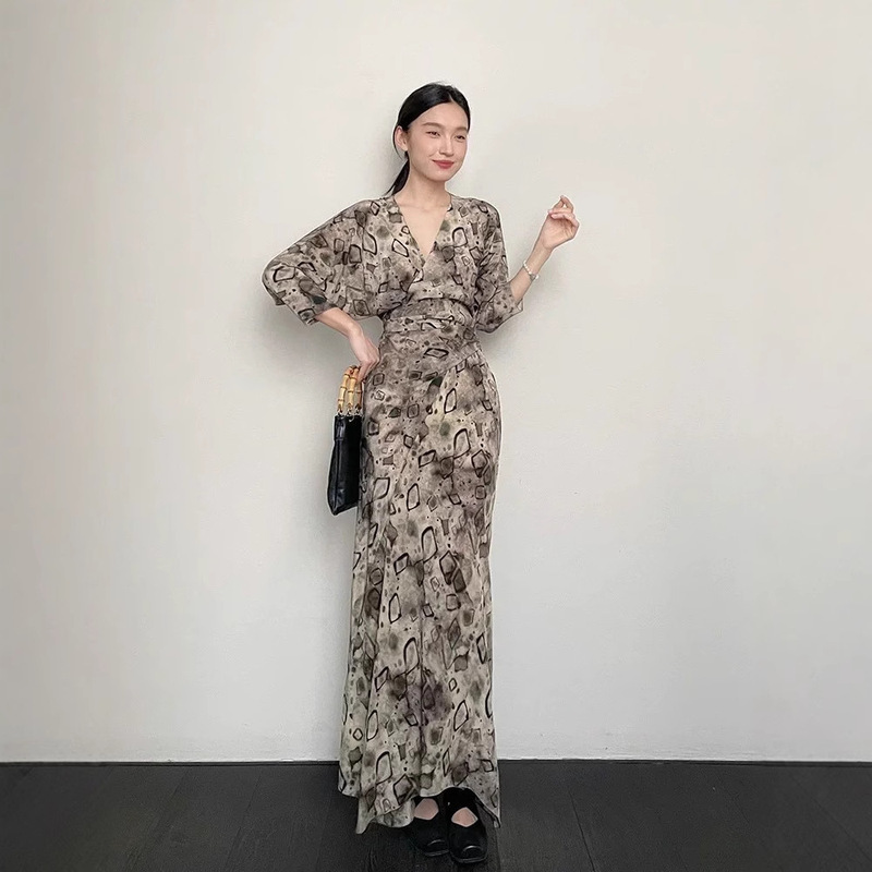 Spanish Mulberry Silk Dress Spring and Summer New Black and White Elm Tree Print High-End Silk Wrap Dress