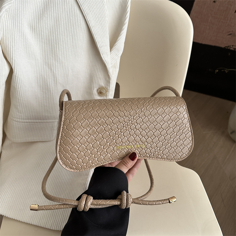 Casual simple retro moda tejido patrón 2025 color sólido verano nueva moda popular bandolera portátil