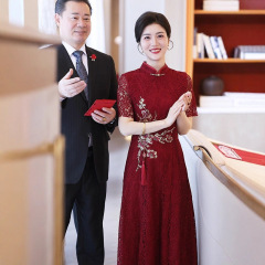 喜婆婆婚宴装女夏2025新款婚礼妈妈礼服旗袍裙收腰显瘦开叉蕾丝裙