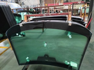 Hunan Warehouse Maite Glass Factory Specializes in Production of Various Medium and High-grade Car Front Gears, Rear Gears, Skylight, Door Glasses