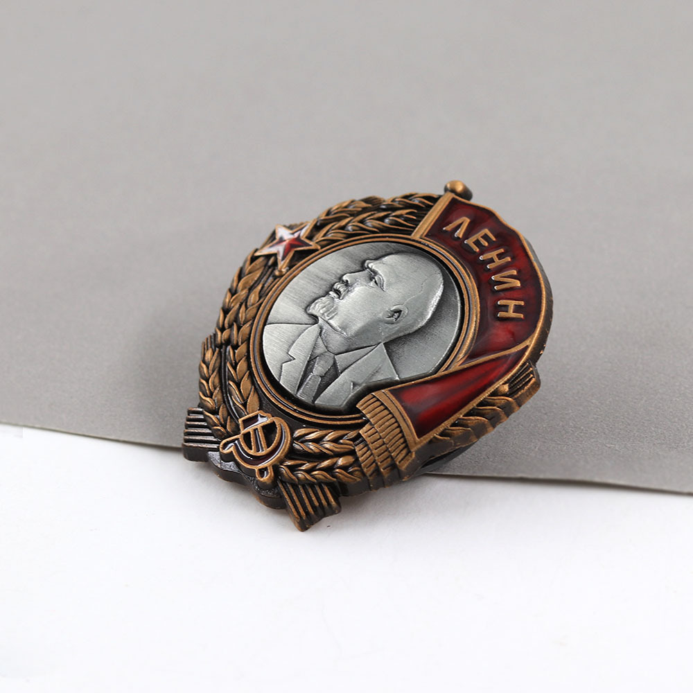 Replica of the Soviet Lenin Medal, Vintage Distressed Craftsmanship, Enamel-Painted Commemorative Badge, Collectible Accessory Pin